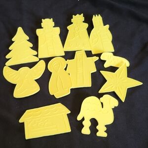 Vintage 1970's Land O Lakes Yellow Nativity Cookie Cutters Set - 12 Pc